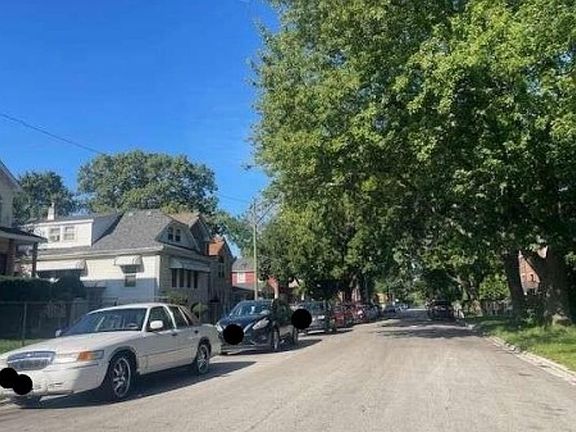 Exterior Neighborhood (street photo)