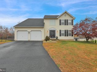 910 Clover Ln, Gilbertsville, PA 19525