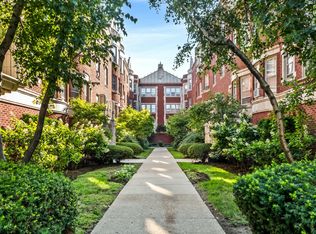212 N Oak Park Ave APT 2EE, Oak Park, IL 60302