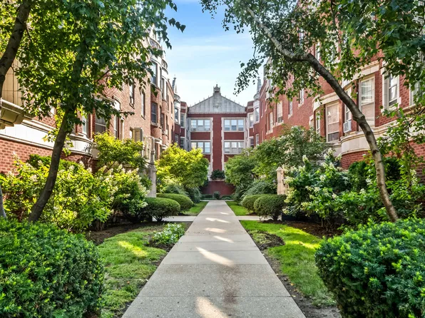 212 N Oak Park Ave APT 2EE, Oak Park, IL 60302