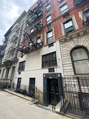 Rented by Douglas Elliman | media 19