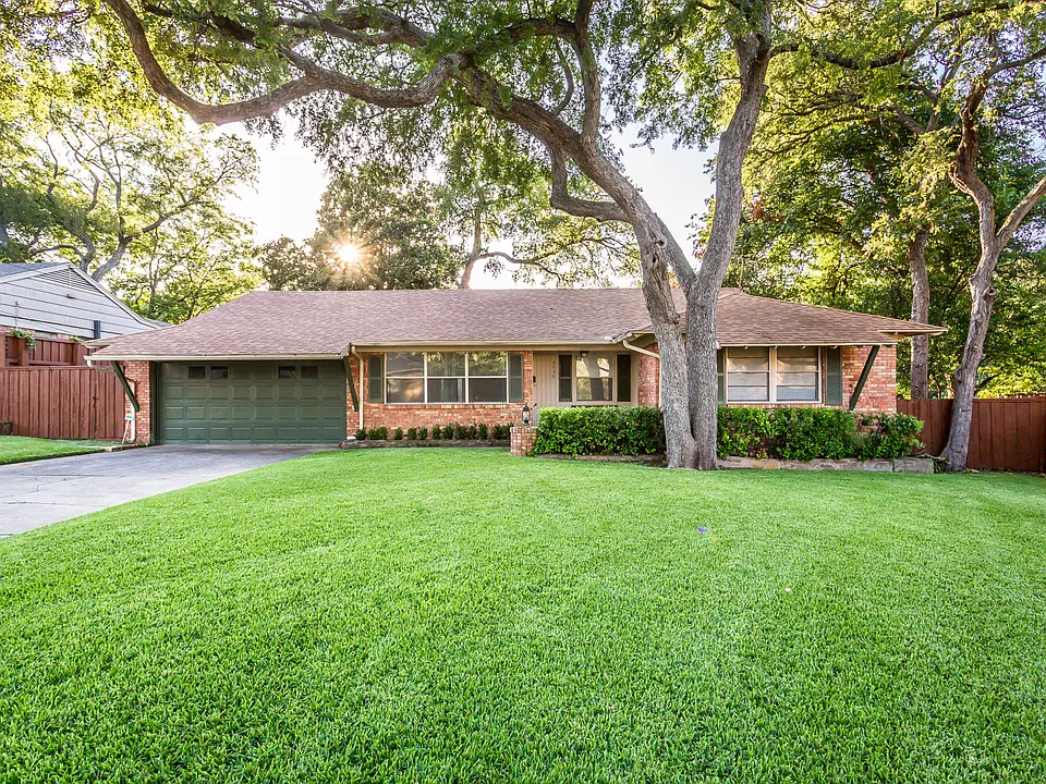 6737 Lakefair Cir
