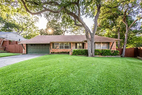 6737 Lakefair Cir Photo 1