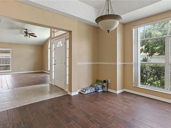 4th image of 2624 Smithfield Dr