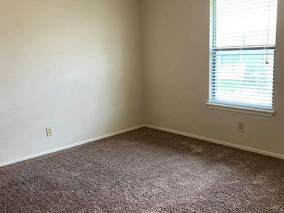 2nd bedroom with walk in closet