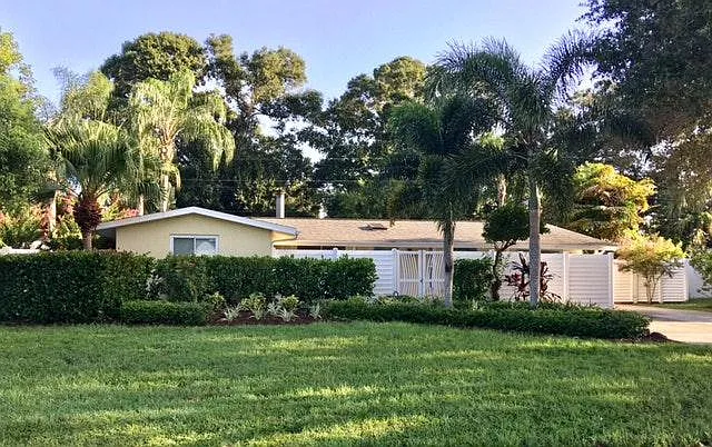 2715 Datura St