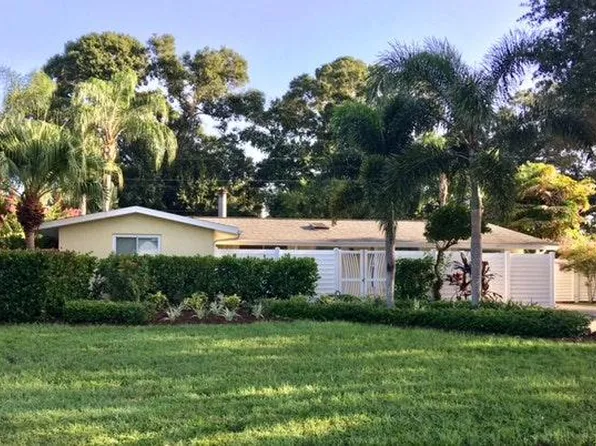 2715 Datura St, Sarasota, FL 34239