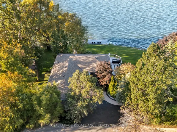 39 Eastern Ave, Prince Edward County, ON K8N 4Z1