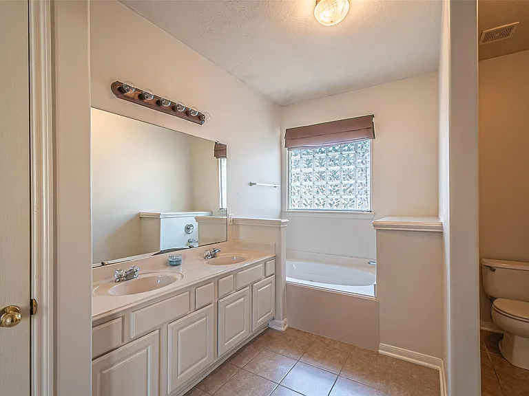 7431 Riven Oaks Ct — Photo 31