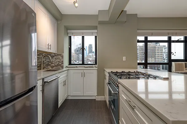 Sold by FirstService Realty (legacy) | media 4