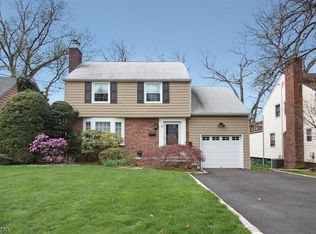 11 W Lawn Rd, Livingston, NJ 07039