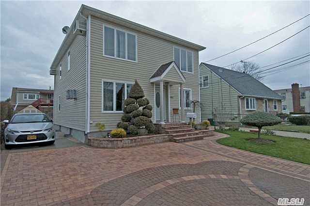1st image of 693 Beck St