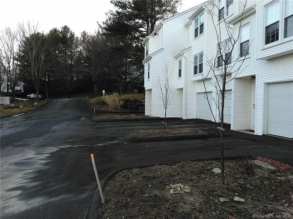 2nd image of 52 Deerwood Ln Unit 6