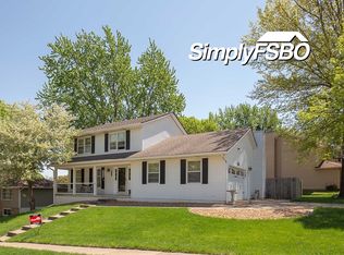 2655 New Lexington Dr, Bettendorf, IA 52722