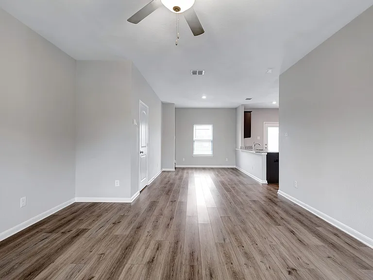 9226 Bennett Frst — Photo 5