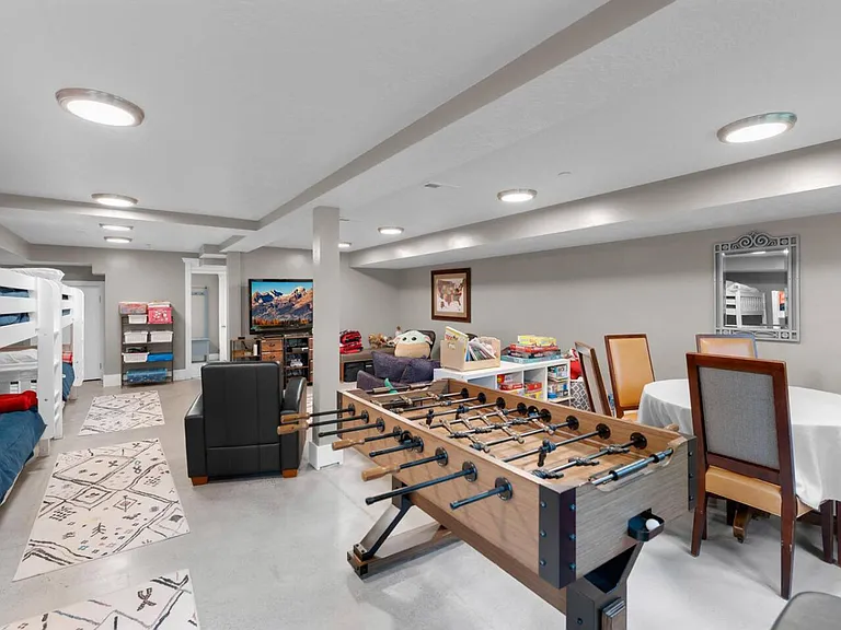 Building's Lounge