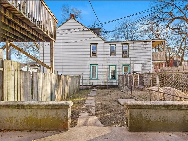 635 Camp St — Photo 16