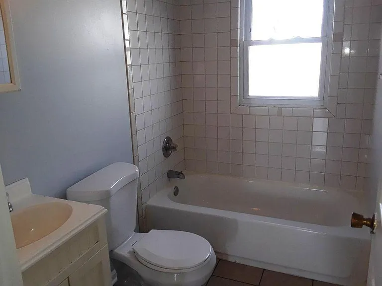 13697 Knox Ave — Photo 6