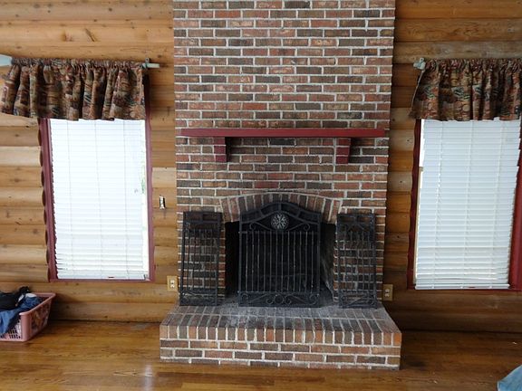 2nd image of 110 Cherry Hill Cir