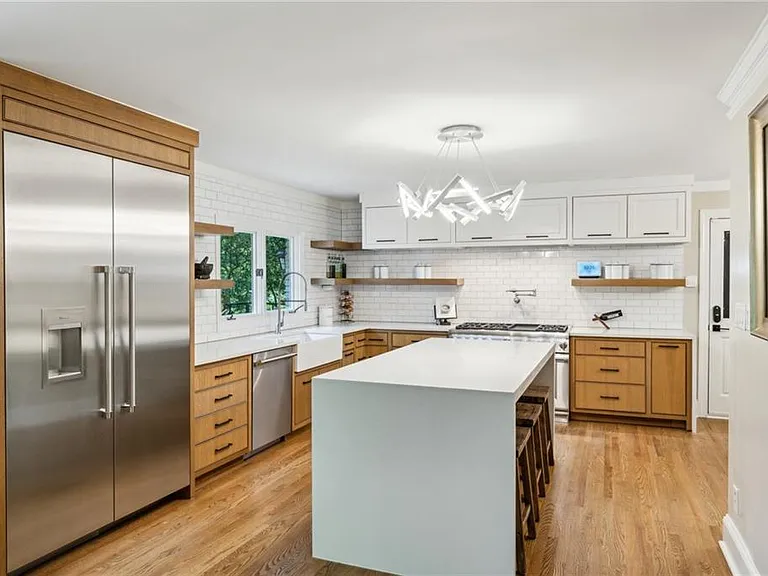 1130 Angelo Ct NE — Photo 3