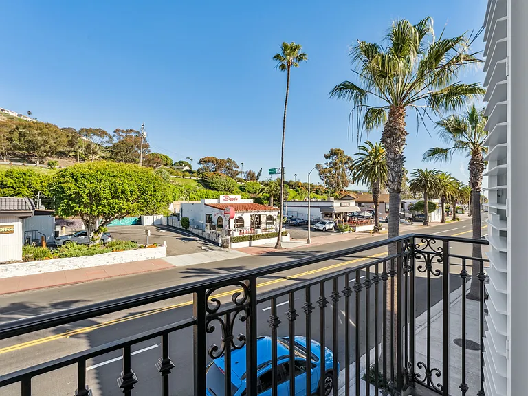 1010 S El Camino Real — Photo 39