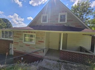 149 Old Detour Rd, Sophia, WV 25921