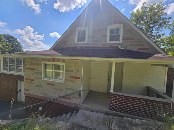 149 Old Detour Rd, Sophia, WV 25921