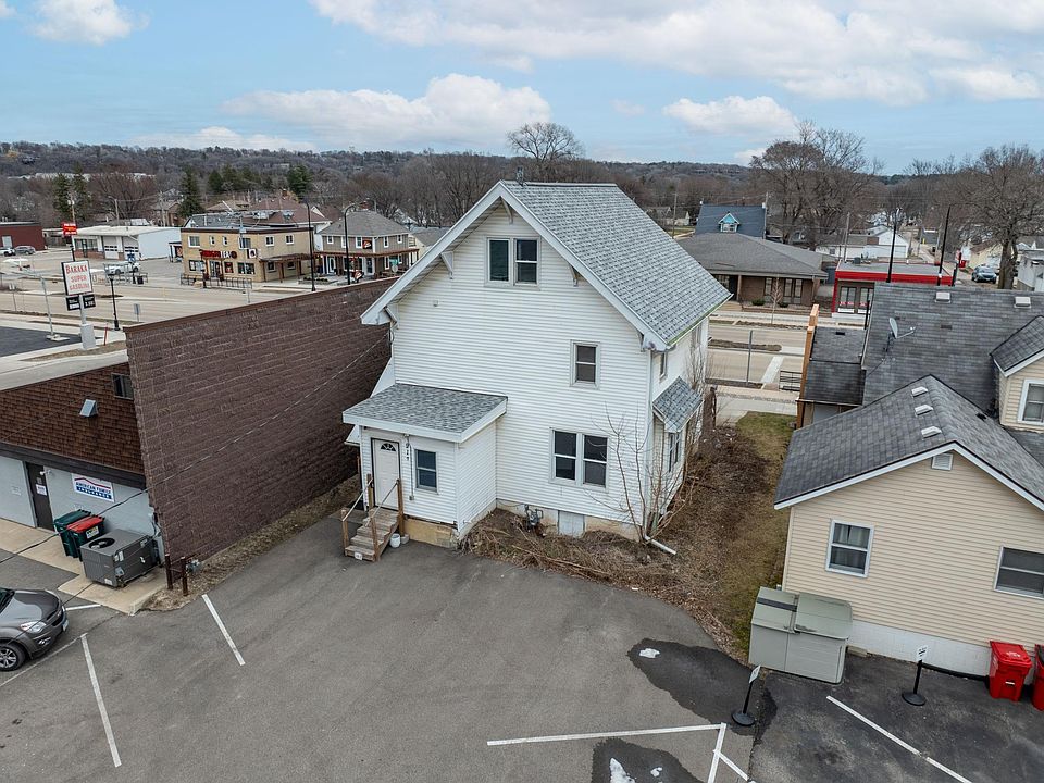 1st image of 917 Broadway Ave N