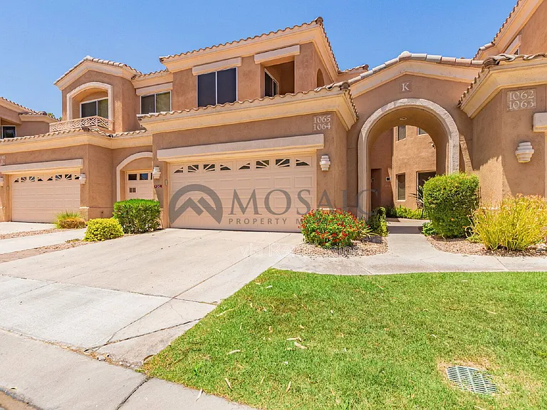 3800 S Cantabria Cir #1065 — Photo 2