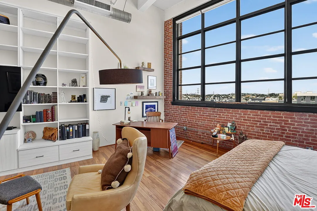 Studio, 1.0 bath, 1147 sqft, $3,995 — Photo 3