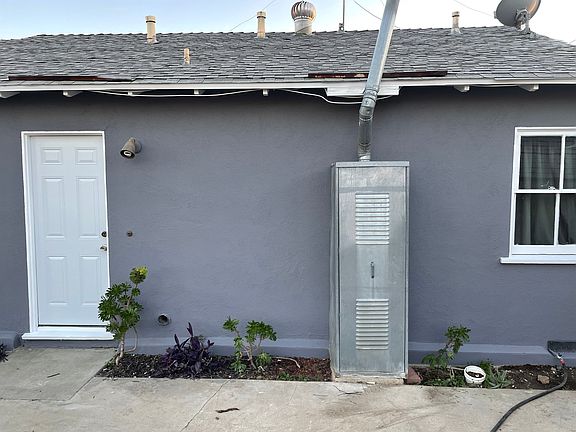 4th image of 21011 Burton St