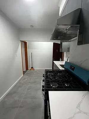 Rented by King Zone Realty Inc | media 6