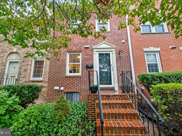 109 Great Falls St #10, Falls Church, VA 22046
