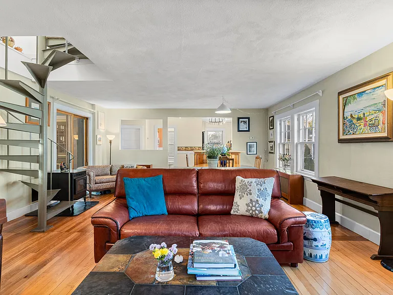 12 Bassett St #12 — Photo 11