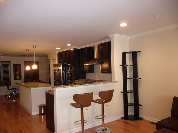 Kitchen & dining area