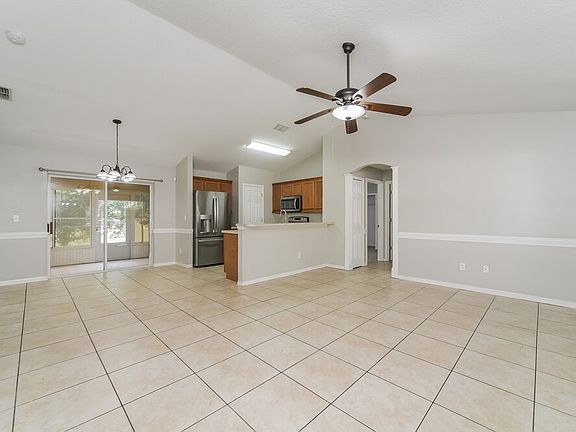 5th image of 926 Willow Run St