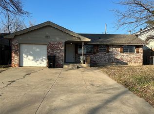 1009 NW 28th St, Moore, OK 73160