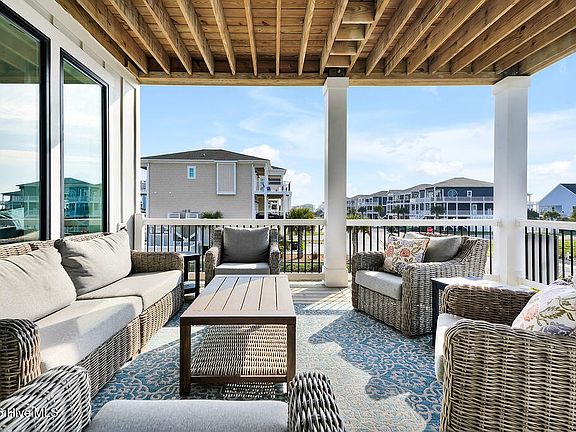 4th image of 413 E Fourth Street