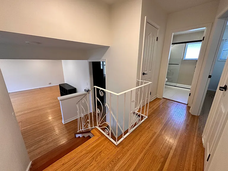 4409 Marine Dr — Photo 14
