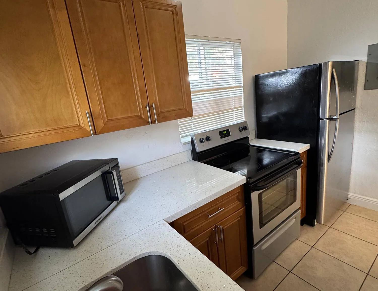 2 bed, 1.0 bath, 4314 sqft, $1,700 — Photo 4