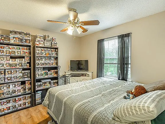 7530 Eric Dr — Photo 10