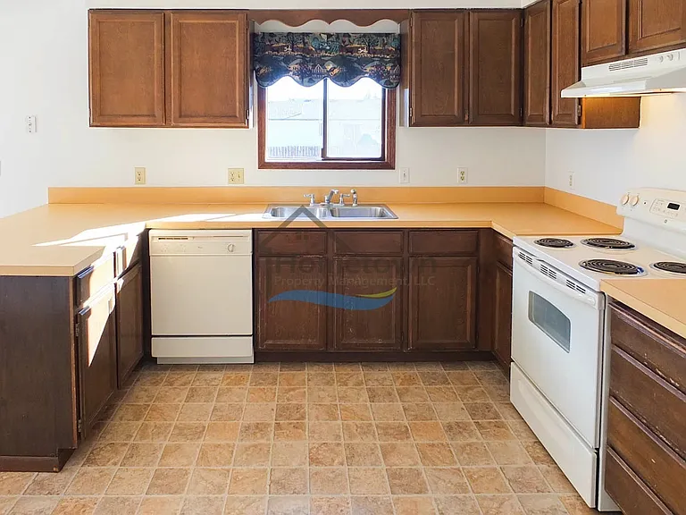4424 W Redding Rd — Photo 7