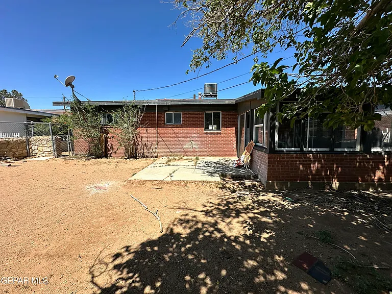 10336 Windsor Dr — Photo 16
