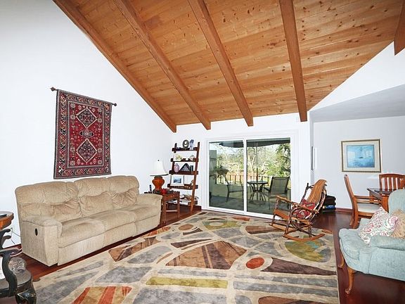 5th image of 17629 Marymont Pl