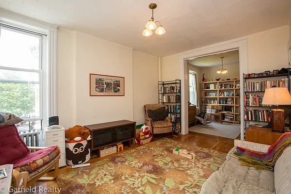 Rented by Garfield Realty  | media 19