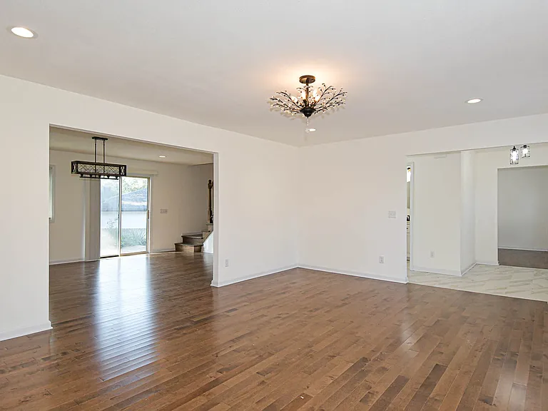 306 Bright Meadows Dr — Photo 5