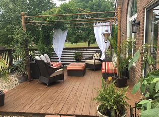 10111 Leaning Tree Ct, Louisville, KY