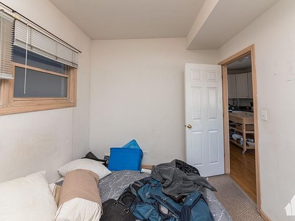3rd image of 1114 N Marshfield Ave