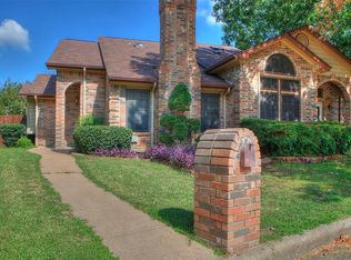 6402 Valleybrooke Ct, Arlington, TX 76001