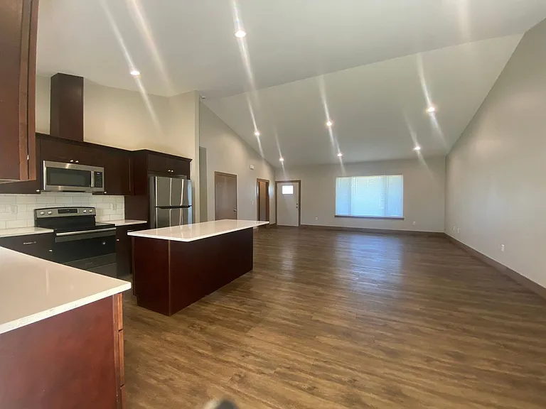 1414 E. 6th Duplex — Photo 13